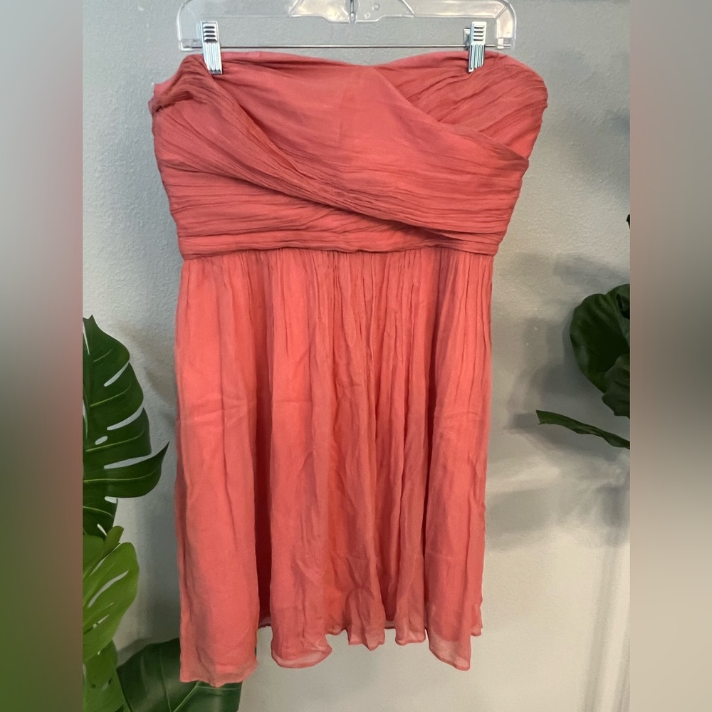 Classic chiffon peach strapless mini with rouching- giving 2000s all day